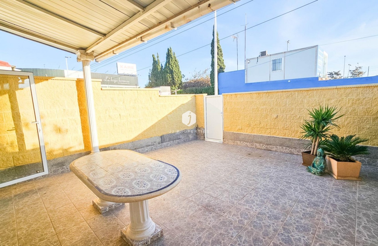 Aus zweiter Hand - Chalet -
Torrevieja - El Limonar