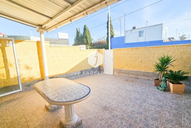 Aus zweiter Hand - Chalet -
Torrevieja - El Limonar