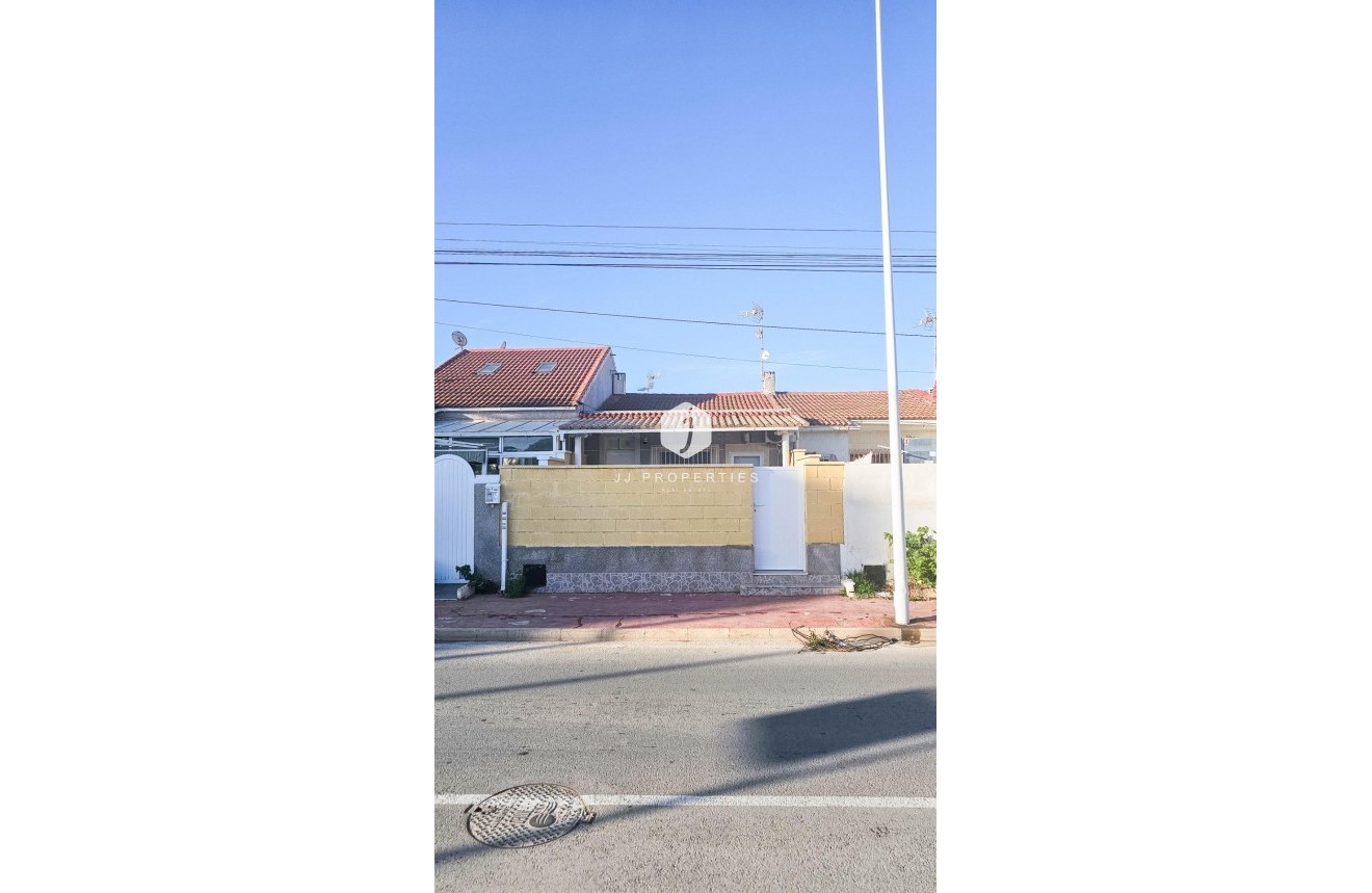 Aus zweiter Hand - Chalet -
Torrevieja - El Limonar