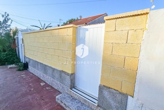 Aus zweiter Hand - Chalet -
Torrevieja - El Limonar