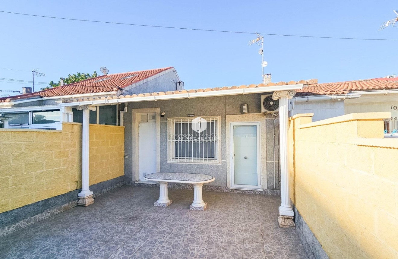Aus zweiter Hand - Chalet -
Torrevieja - El Limonar