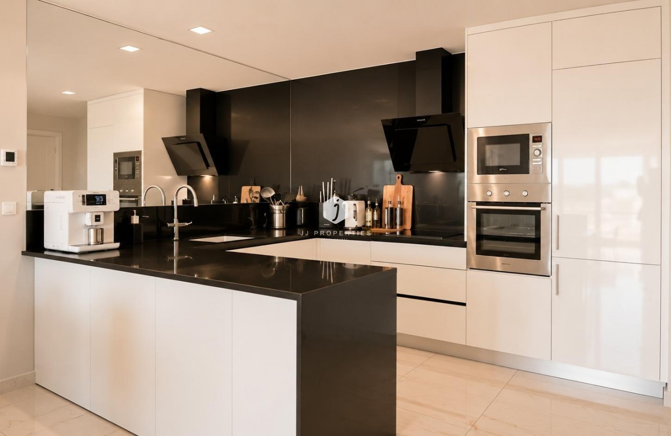 Aus zweiter Hand - Wohnung -
Orihuela Costa - PAU 8