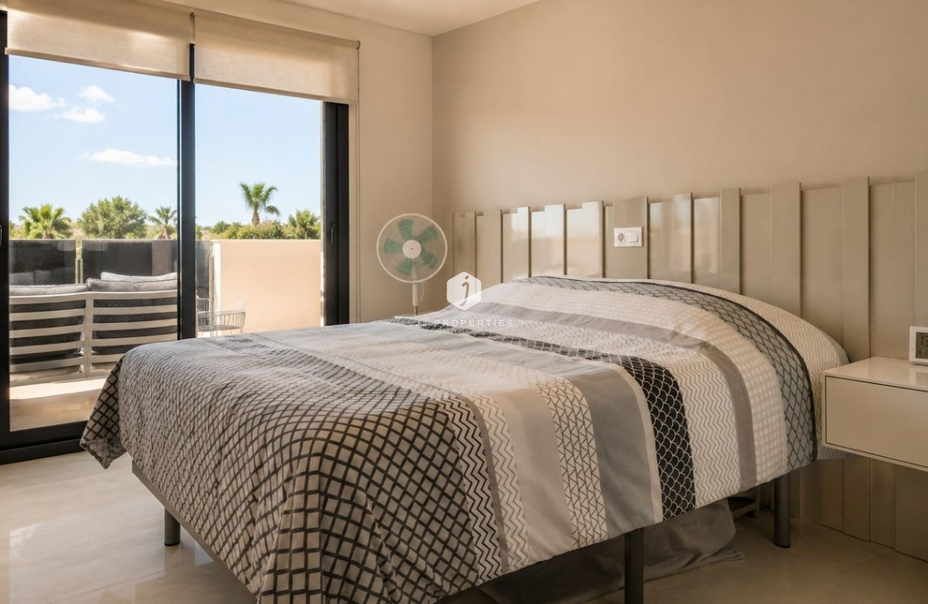 Aus zweiter Hand - Wohnung -
Orihuela Costa - PAU 8