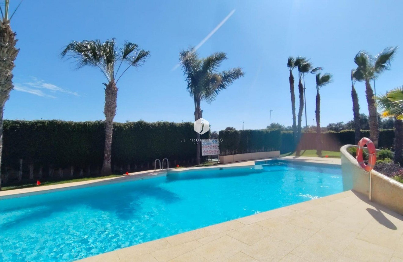 Aus zweiter Hand - Wohnung -
Orihuela Costa - PAU 8