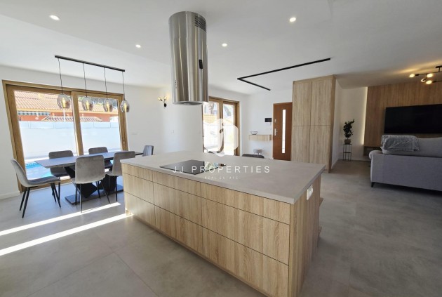 Resale - Villa -
Orihuela Costa - Cabo Roig