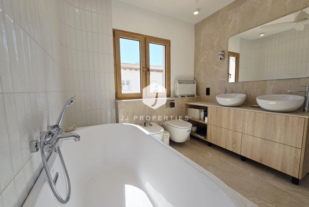 Resale - Villa -
Orihuela Costa - Cabo Roig