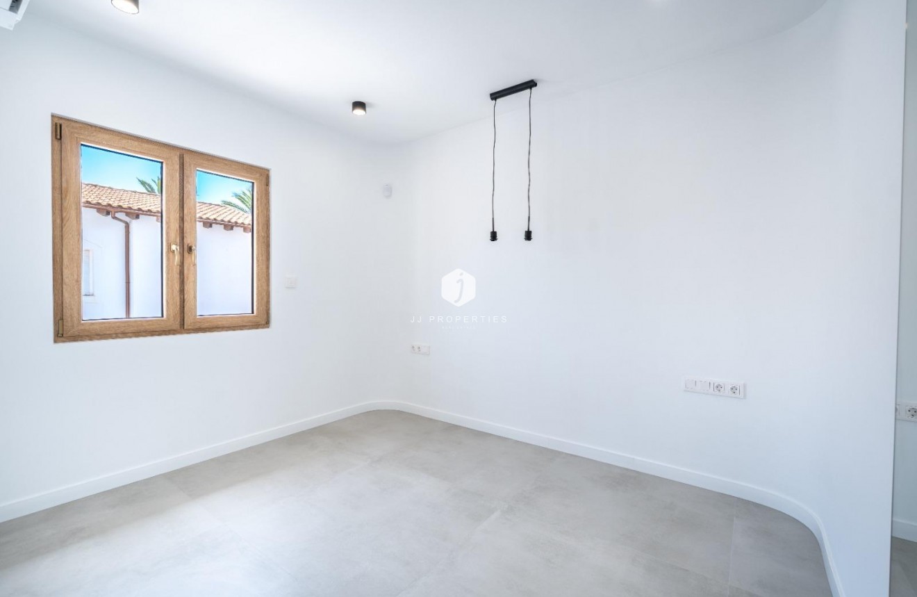 Resale - Villa -
Orihuela Costa - Cabo Roig