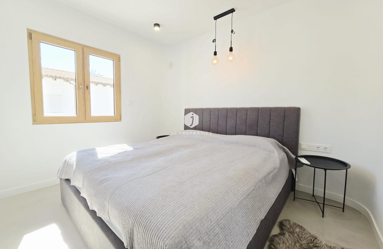 Resale - Villa -
Orihuela Costa - Cabo Roig