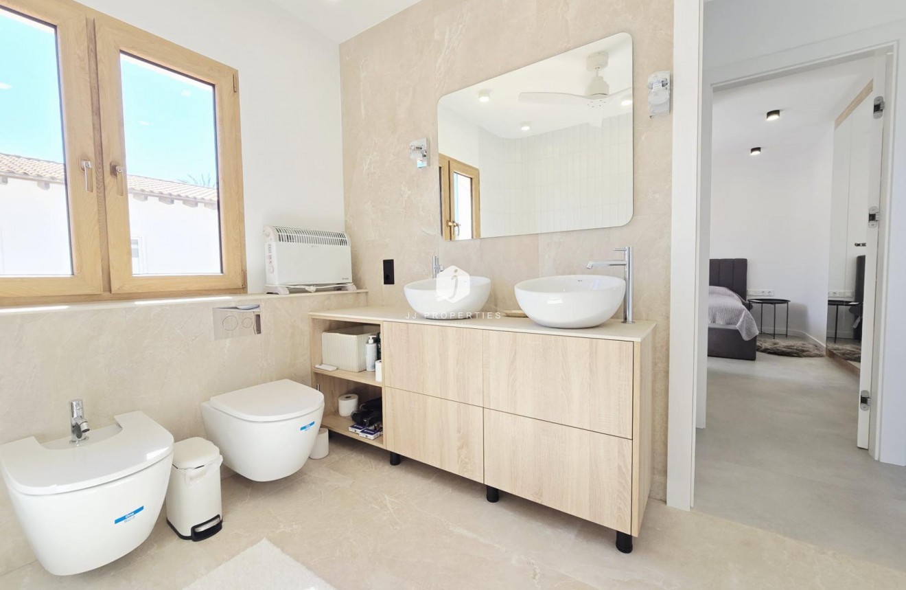 Resale - Villa -
Orihuela Costa - Cabo Roig
