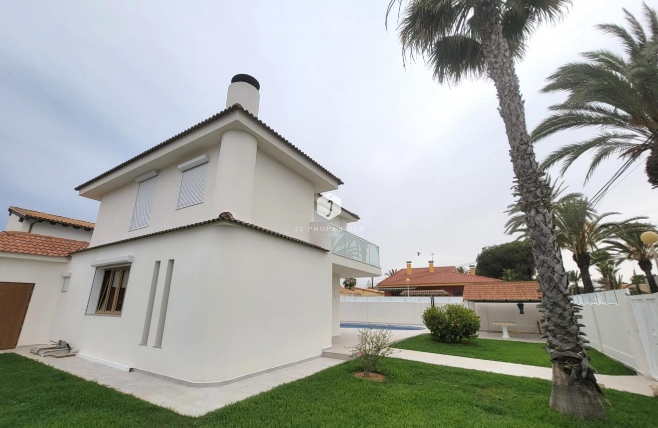 Resale - Villa -
Orihuela Costa - Cabo Roig