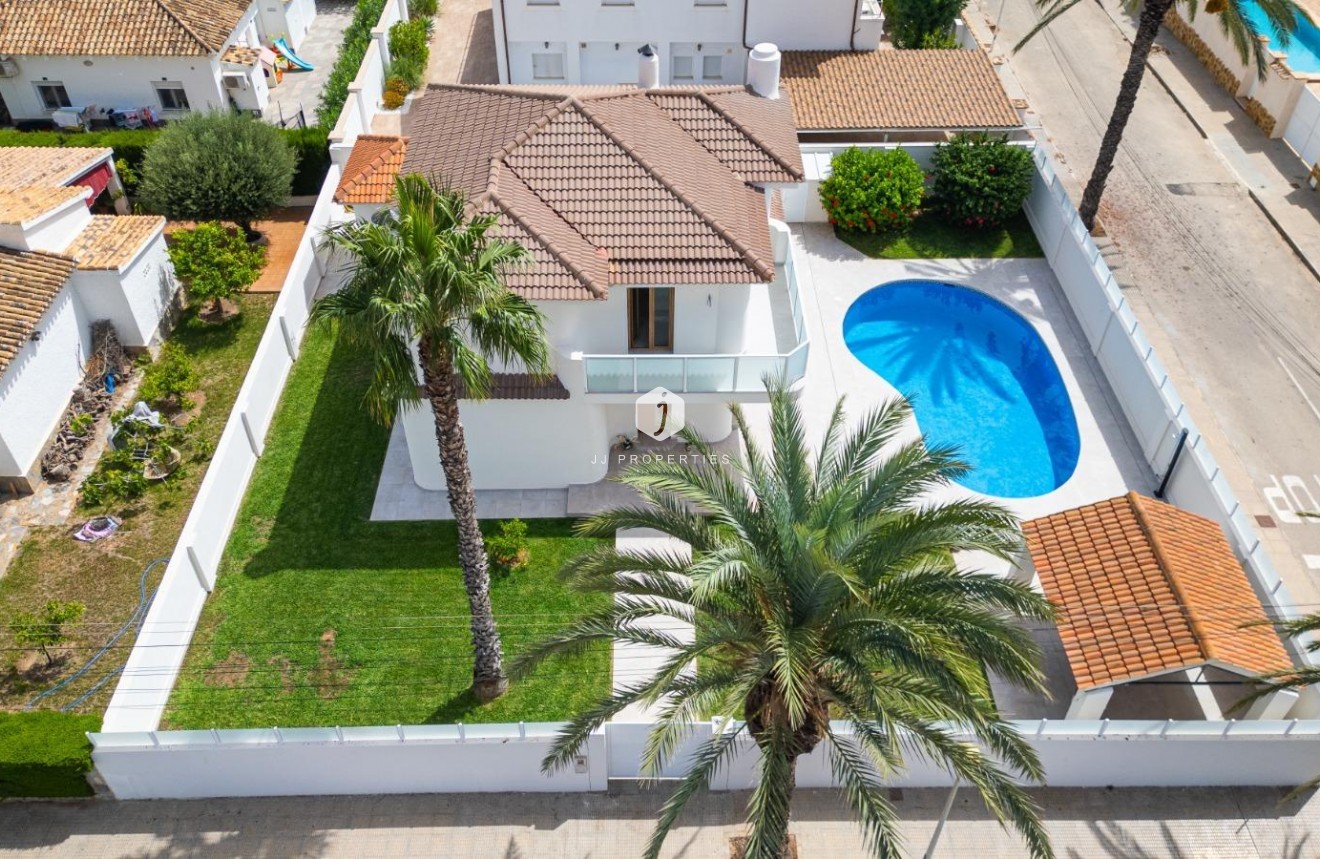 Resale - Villa -
Orihuela Costa - Cabo Roig