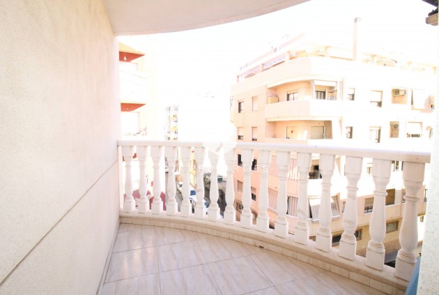 Segunda mano - Apartamento / piso -
Torrevieja - Centro
