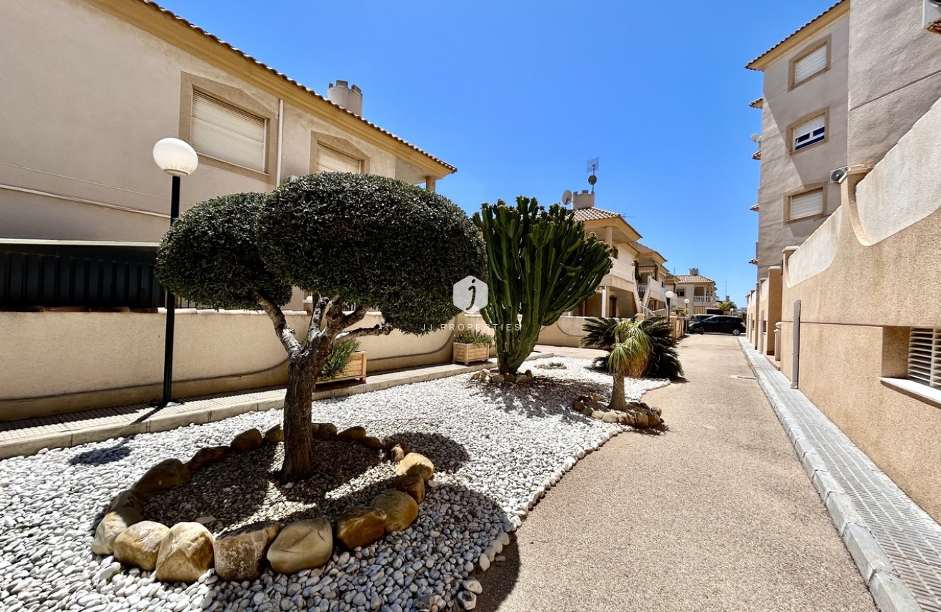 Aus zweiter Hand - Wohnung -
La Zenia - Costa Blanca