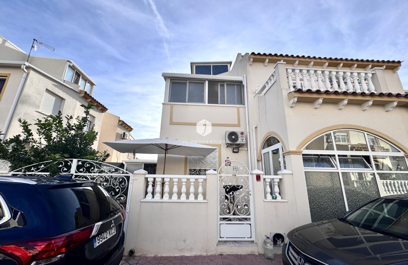 Aus zweiter Hand - Chalet -
Orihuela Costa - Playa Flamenca