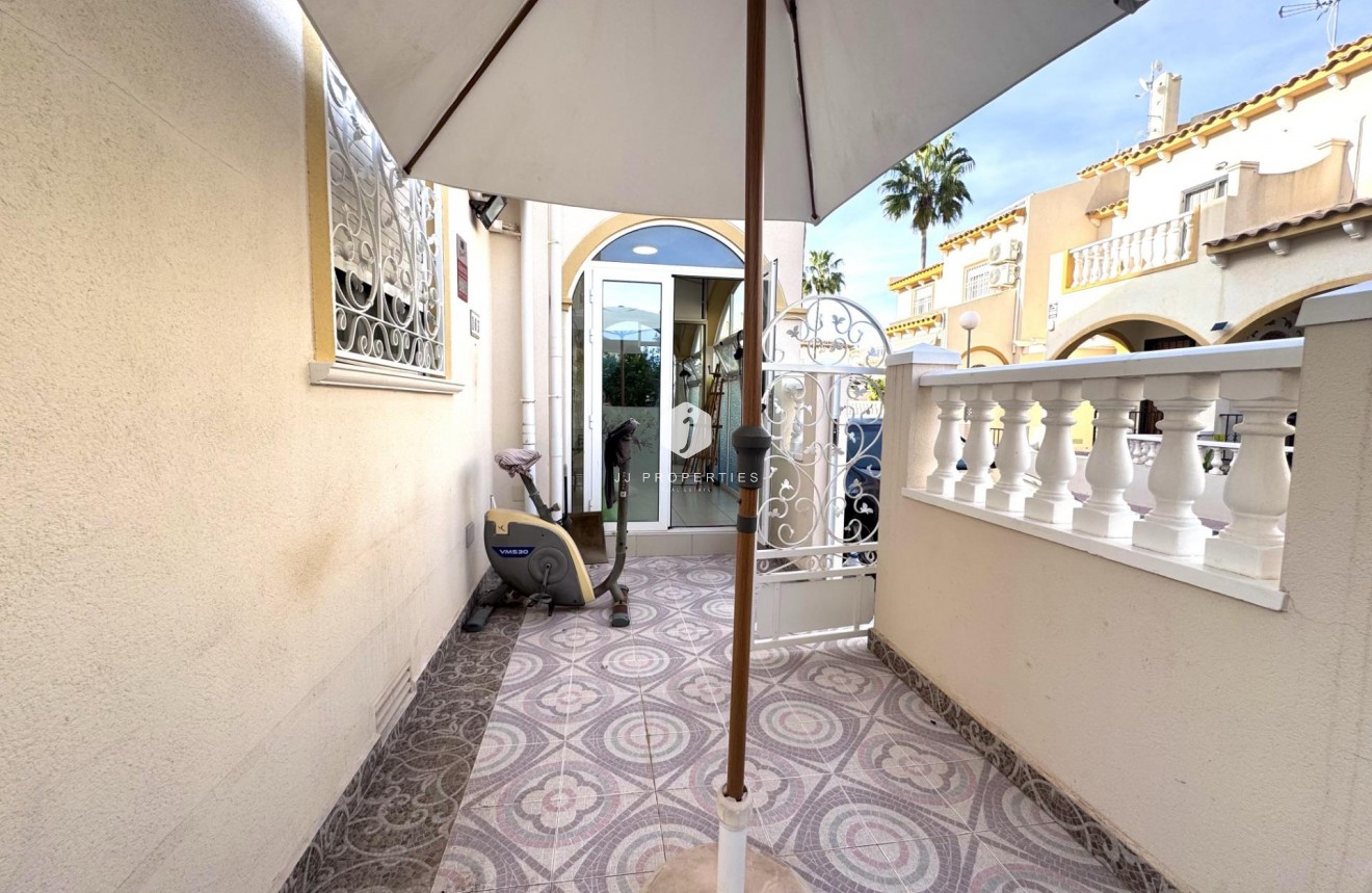 Aus zweiter Hand - Chalet -
Orihuela Costa - Playa Flamenca