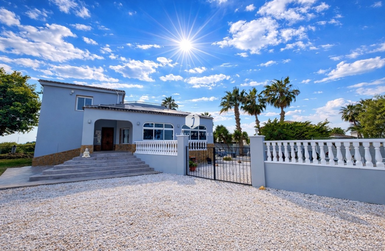 Aus zweiter Hand - Villa -
Catral - Costa Blanca