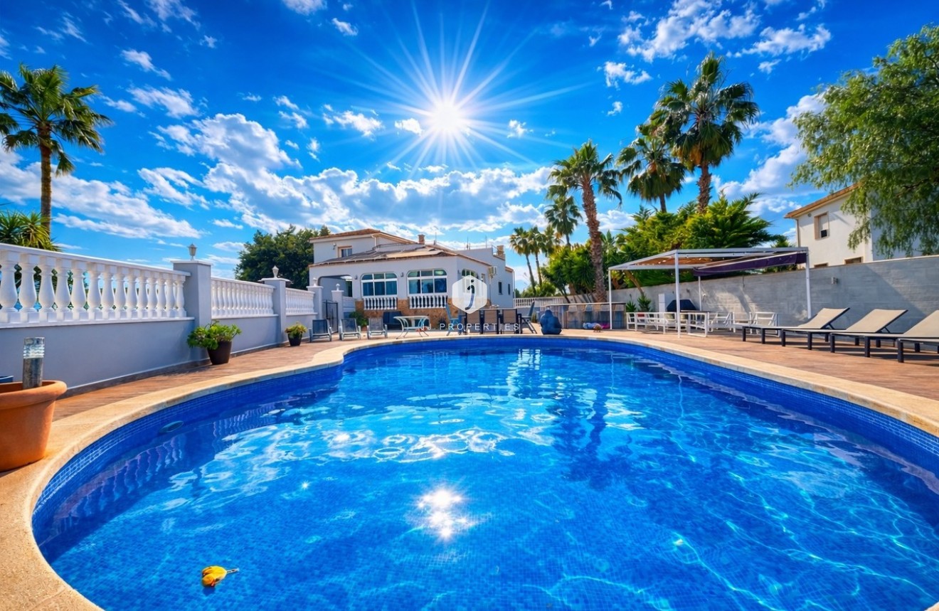 Aus zweiter Hand - Villa -
Catral - Costa Blanca
