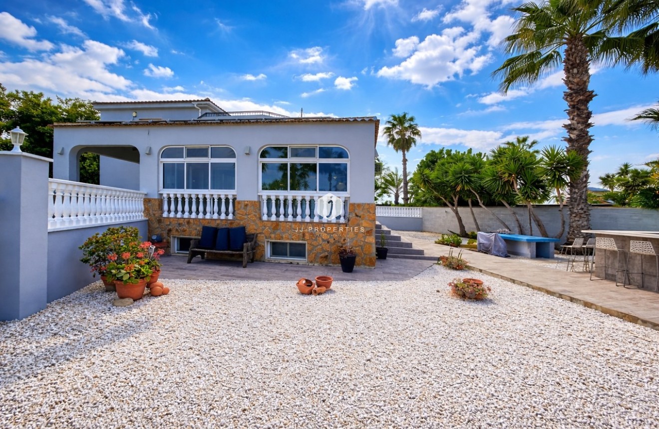 Aus zweiter Hand - Villa -
Catral - Costa Blanca