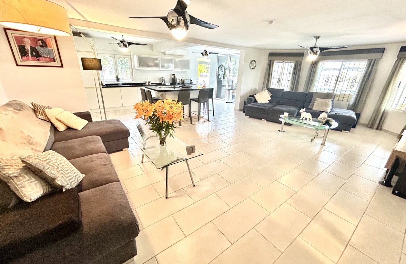 Aus zweiter Hand - Villa -
Catral - Costa Blanca