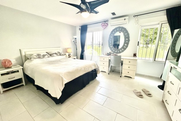 Aus zweiter Hand - Villa -
Catral - Costa Blanca