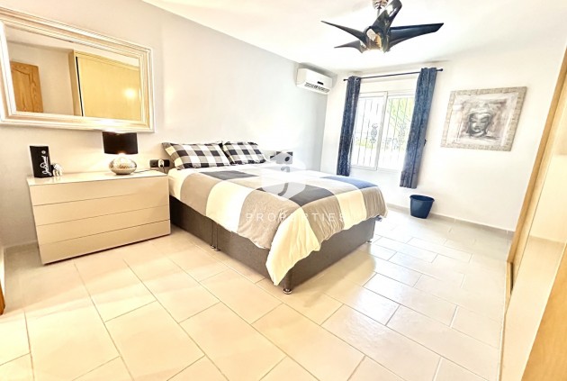 Aus zweiter Hand - Villa -
Catral - Costa Blanca