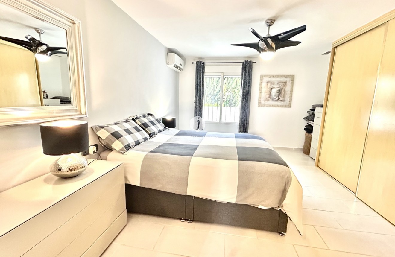 Aus zweiter Hand - Villa -
Catral - Costa Blanca