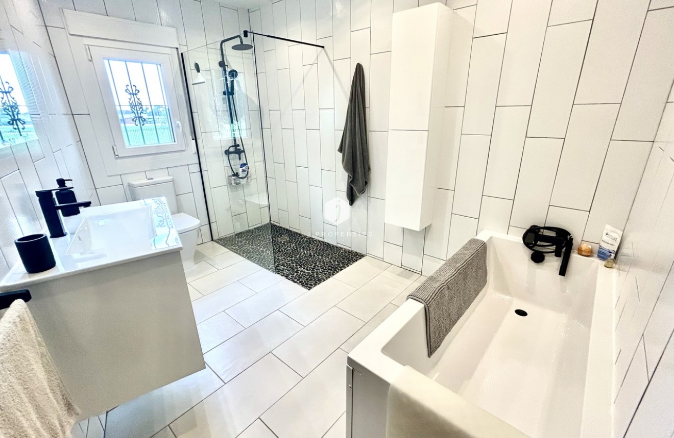 Aus zweiter Hand - Villa -
Catral - Costa Blanca