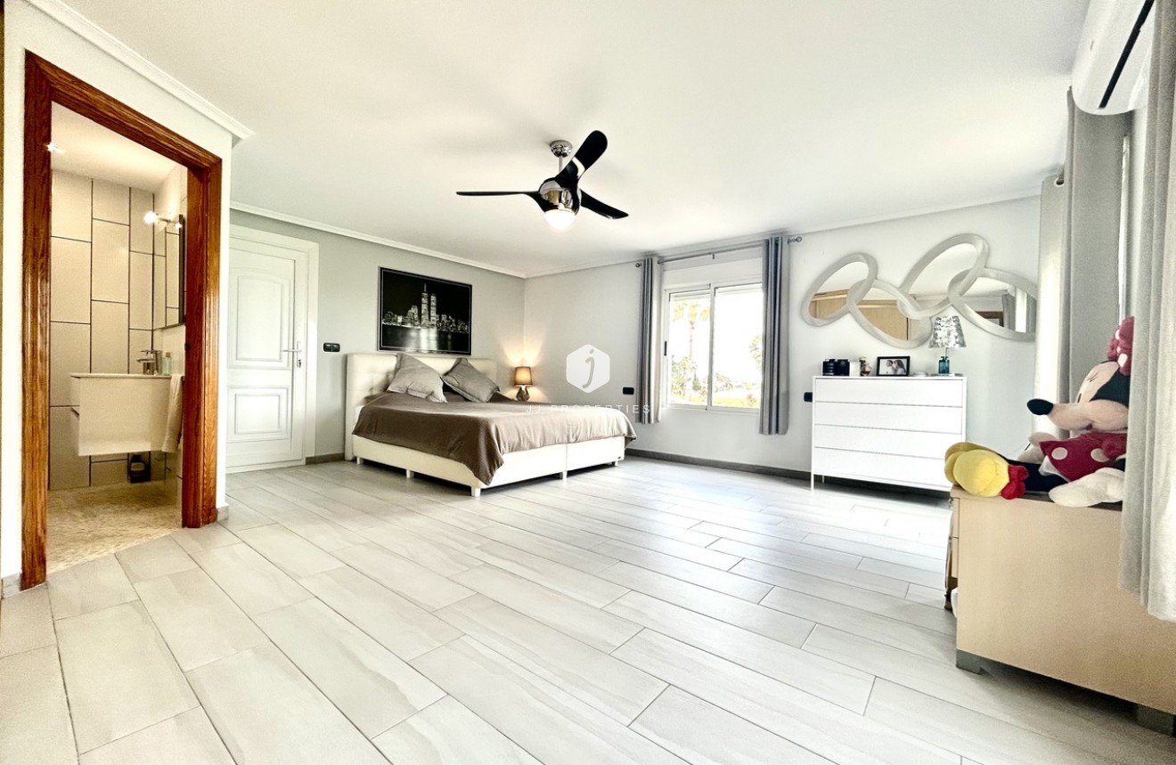 Aus zweiter Hand - Villa -
Catral - Costa Blanca