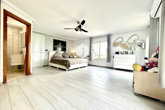 Aus zweiter Hand - Villa -
Catral - Costa Blanca