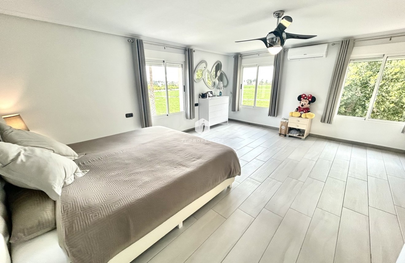 Aus zweiter Hand - Villa -
Catral - Costa Blanca