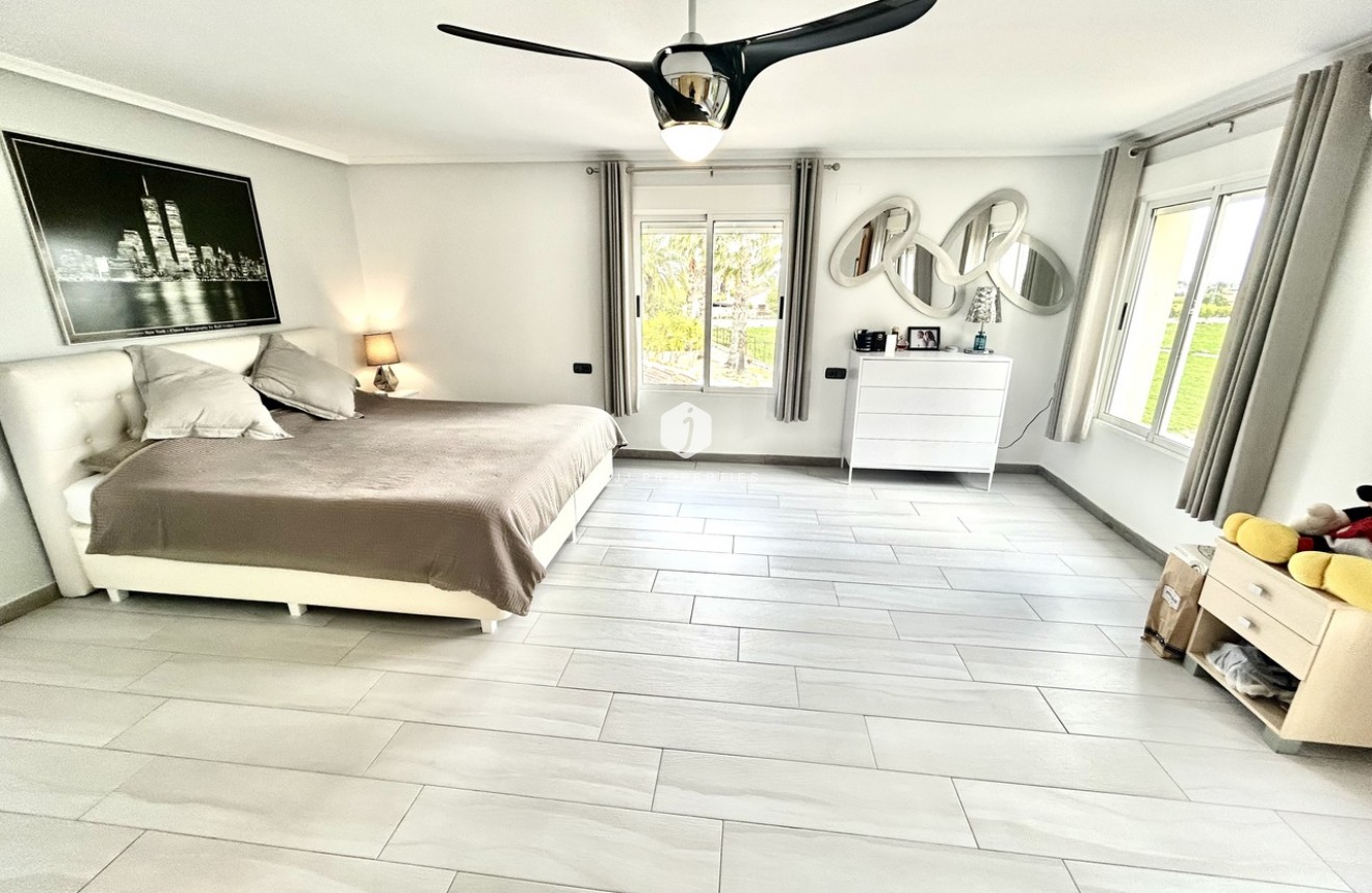 Aus zweiter Hand - Villa -
Catral - Costa Blanca