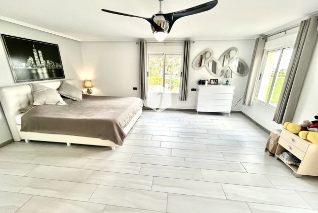Aus zweiter Hand - Villa -
Catral - Costa Blanca