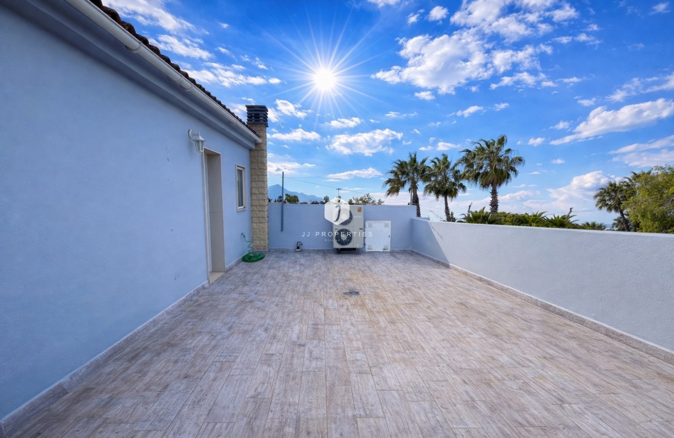 Aus zweiter Hand - Villa -
Catral - Costa Blanca