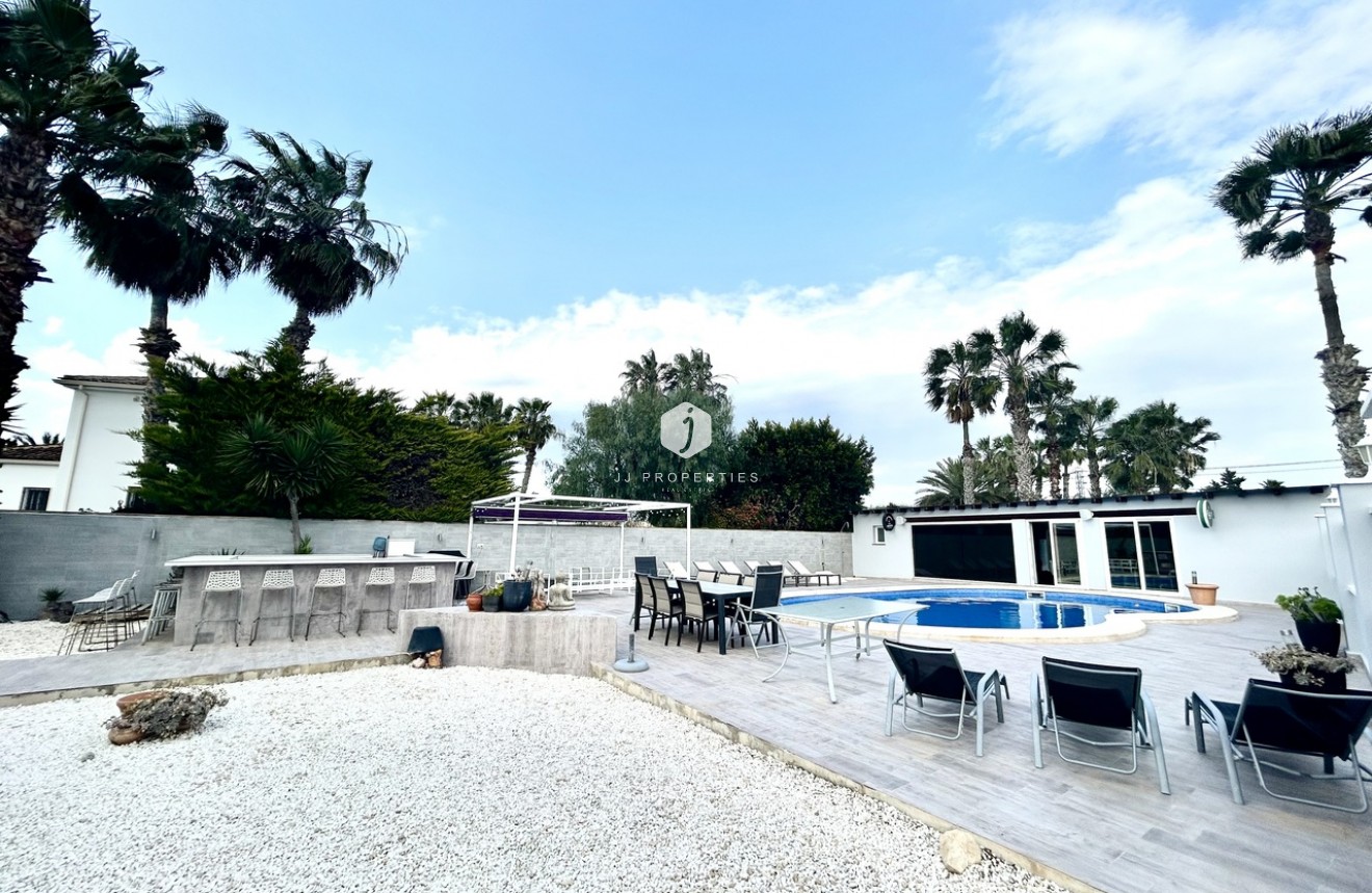 Aus zweiter Hand - Villa -
Catral - Costa Blanca