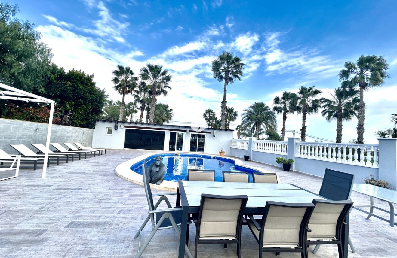 Aus zweiter Hand - Villa -
Catral - Costa Blanca