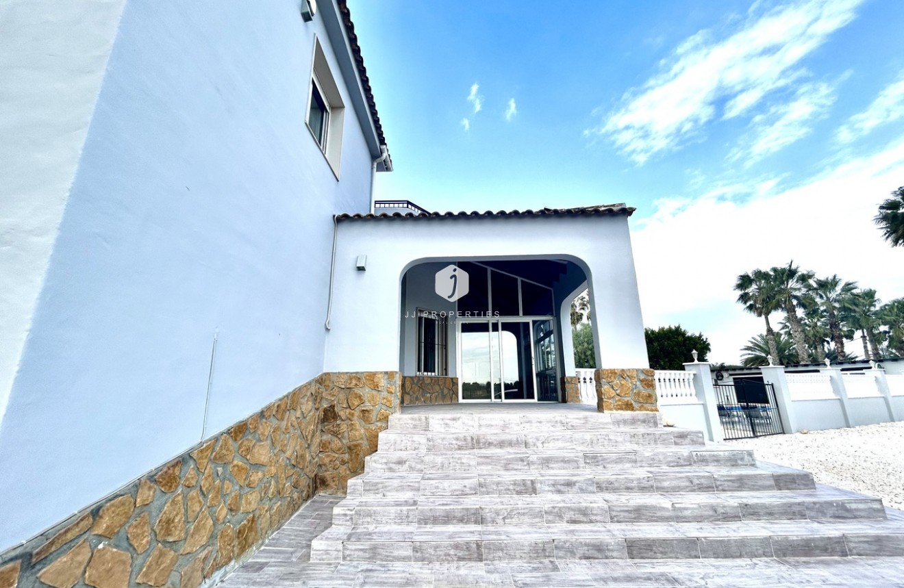 Aus zweiter Hand - Villa -
Catral - Costa Blanca