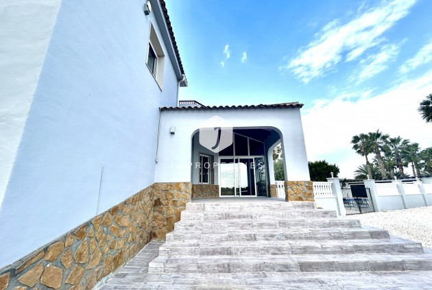 Aus zweiter Hand - Villa -
Catral - Costa Blanca