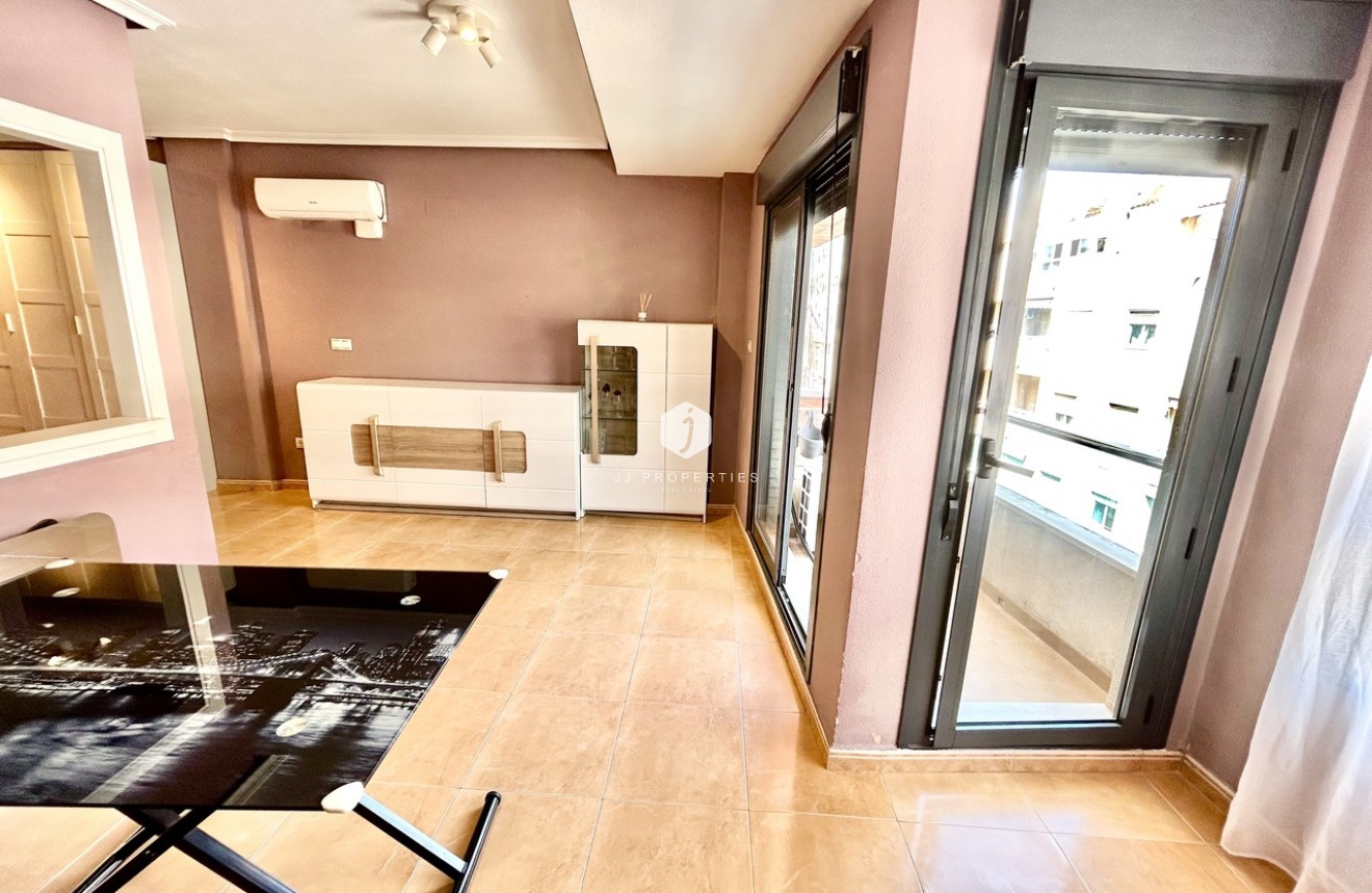 D'occasion - Appartement -
Torrevieja - Costa Blanca