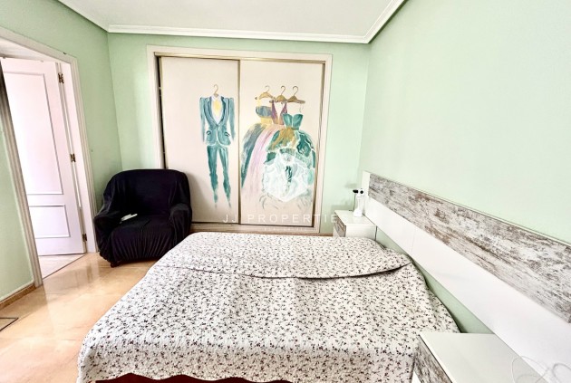 D'occasion - Appartement -
Torrevieja - Costa Blanca