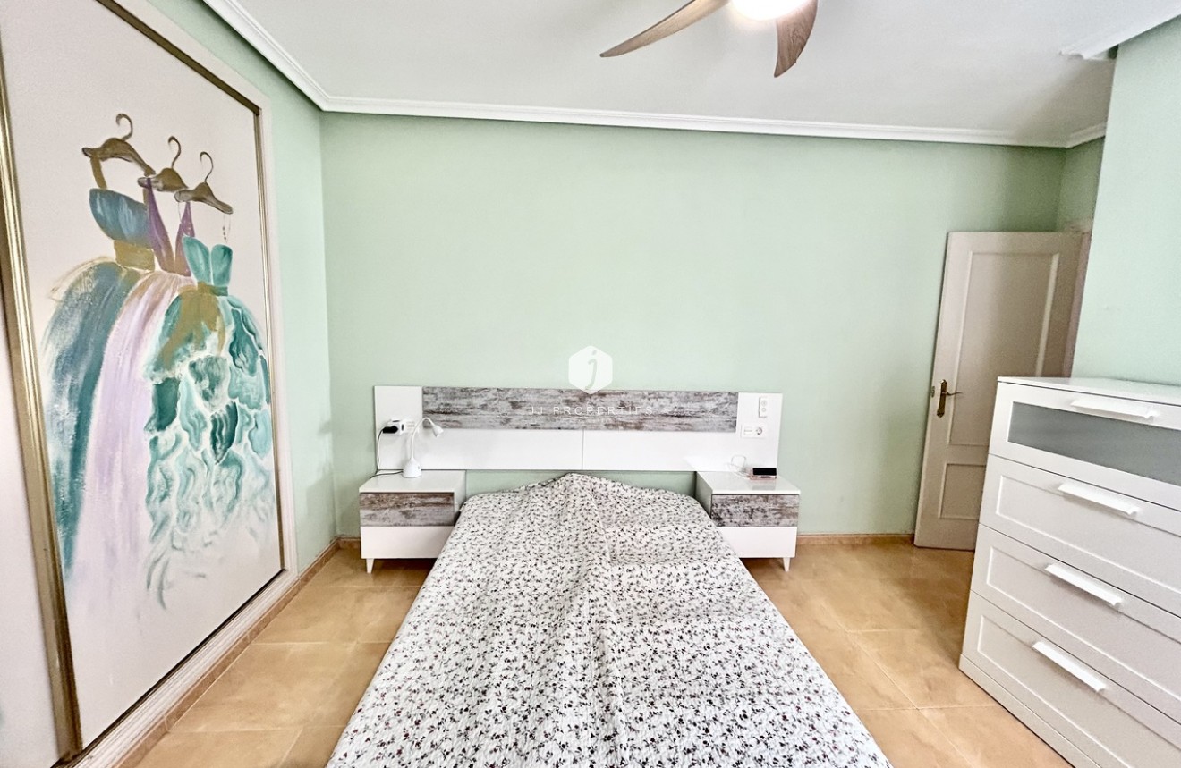 D'occasion - Appartement -
Torrevieja - Costa Blanca