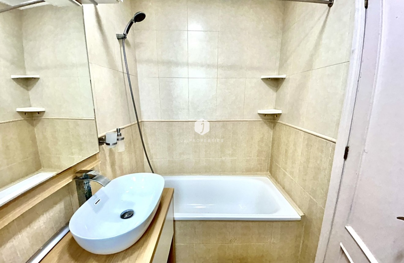D'occasion - Appartement -
Torrevieja - Costa Blanca