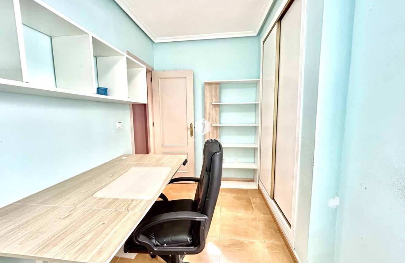 D'occasion - Appartement -
Torrevieja - Costa Blanca