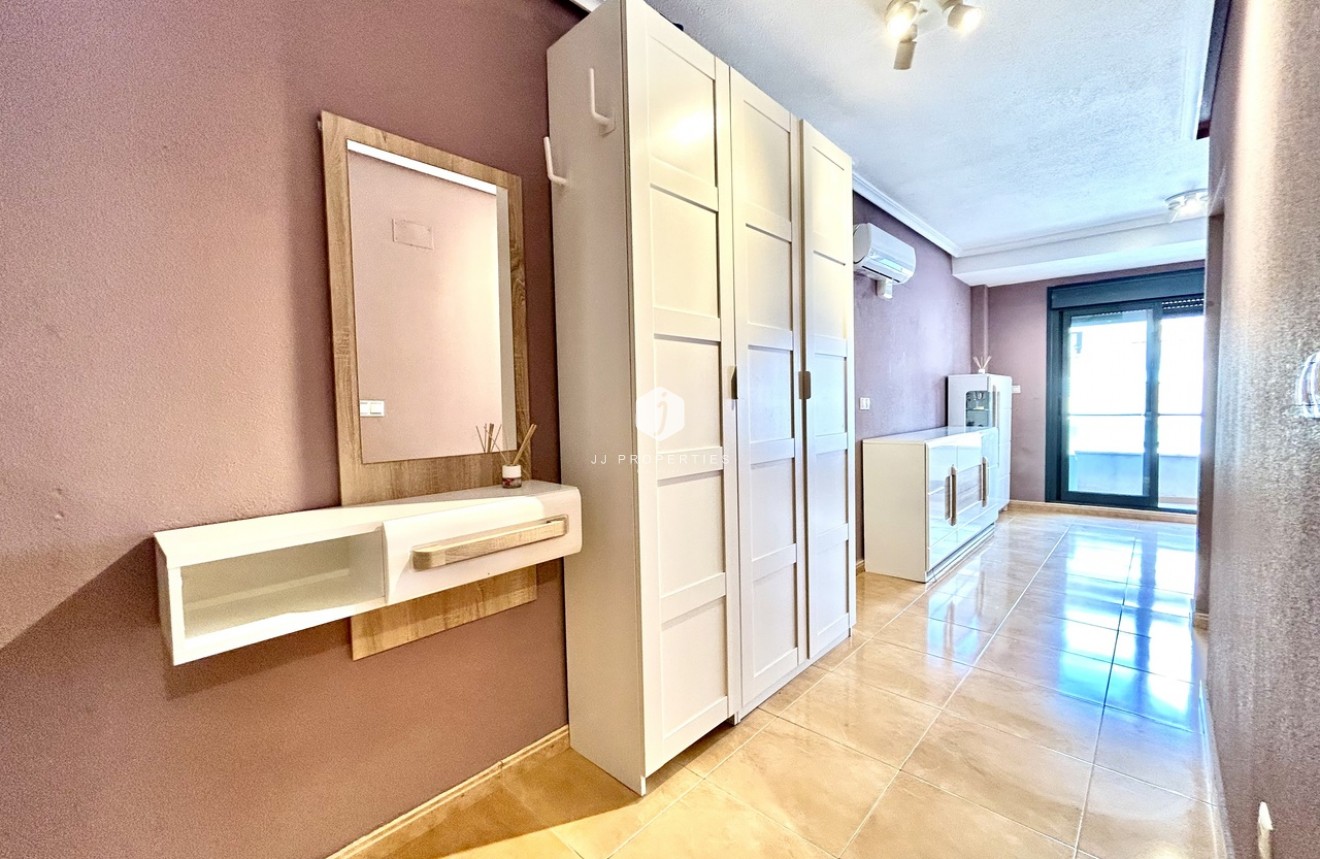 D'occasion - Appartement -
Torrevieja - Costa Blanca