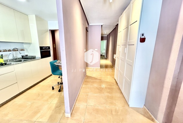 D'occasion - Appartement -
Torrevieja - Costa Blanca