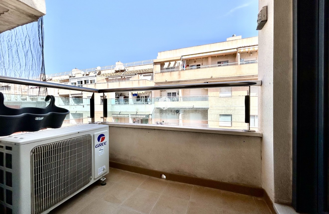 D'occasion - Appartement -
Torrevieja - Costa Blanca