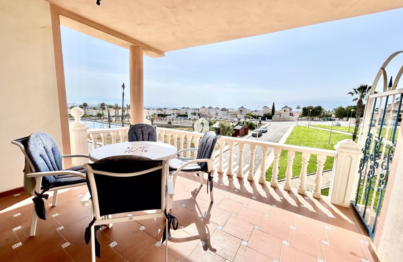 Segunda mano - Apartamento / piso -
Los Altos - Costa Blanca