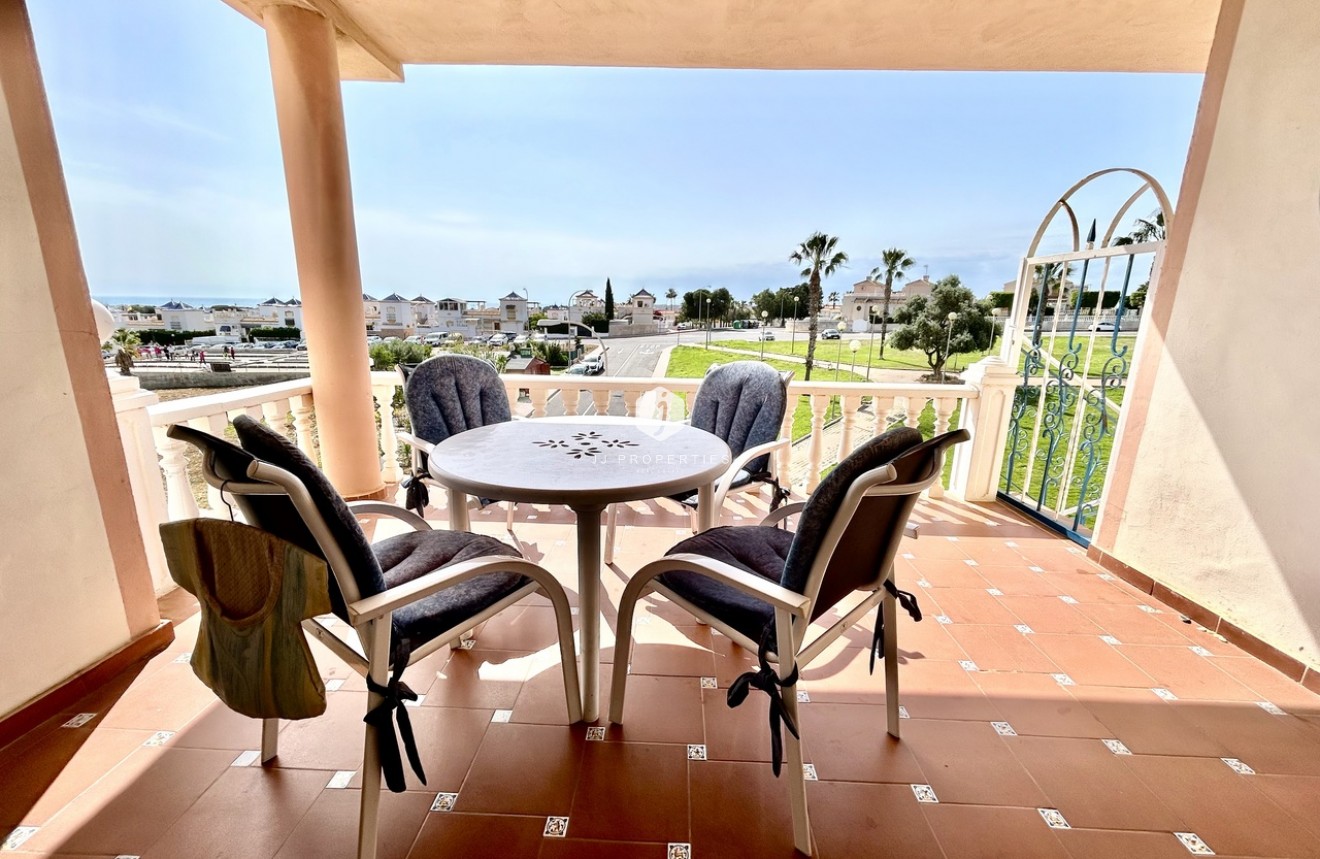 Segunda mano - Apartamento / piso -
Los Altos - Costa Blanca