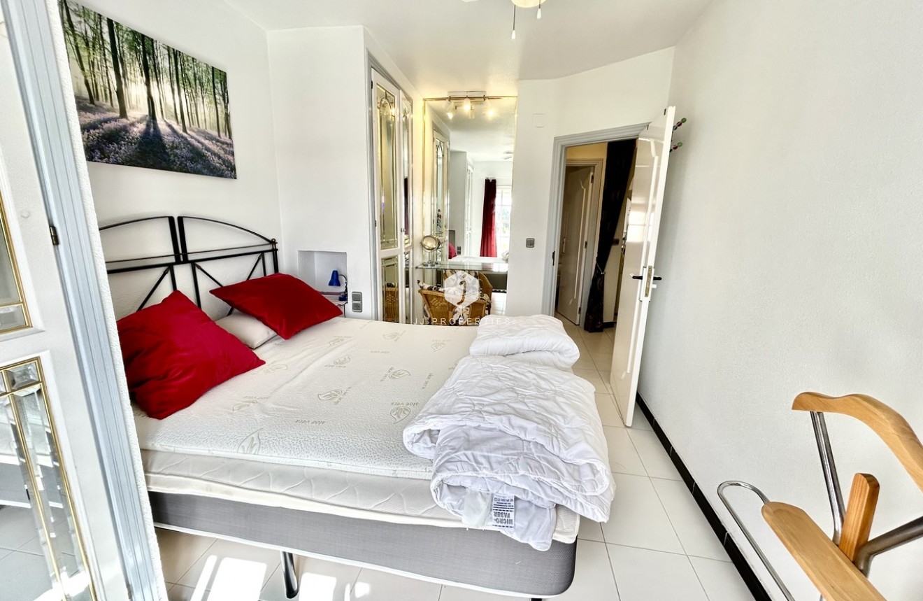 Segunda mano - Apartamento / piso -
Los Altos - Costa Blanca