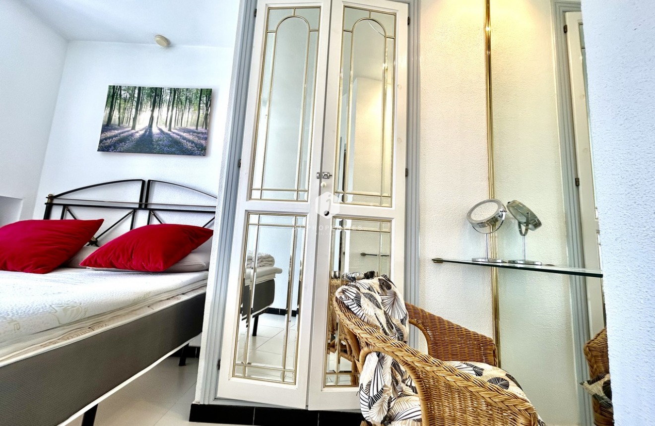 Segunda mano - Apartamento / piso -
Los Altos - Costa Blanca