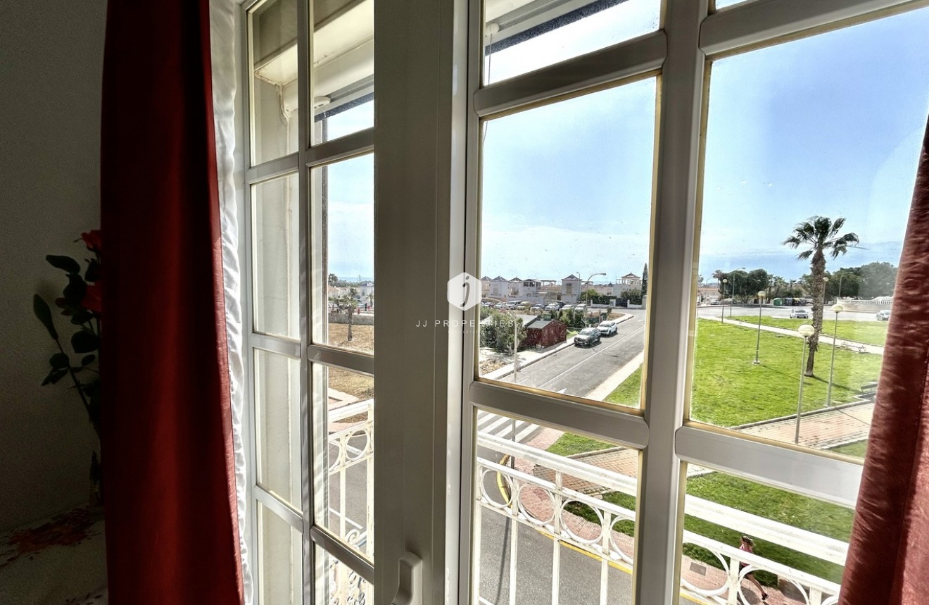 Segunda mano - Apartamento / piso -
Los Altos - Costa Blanca
